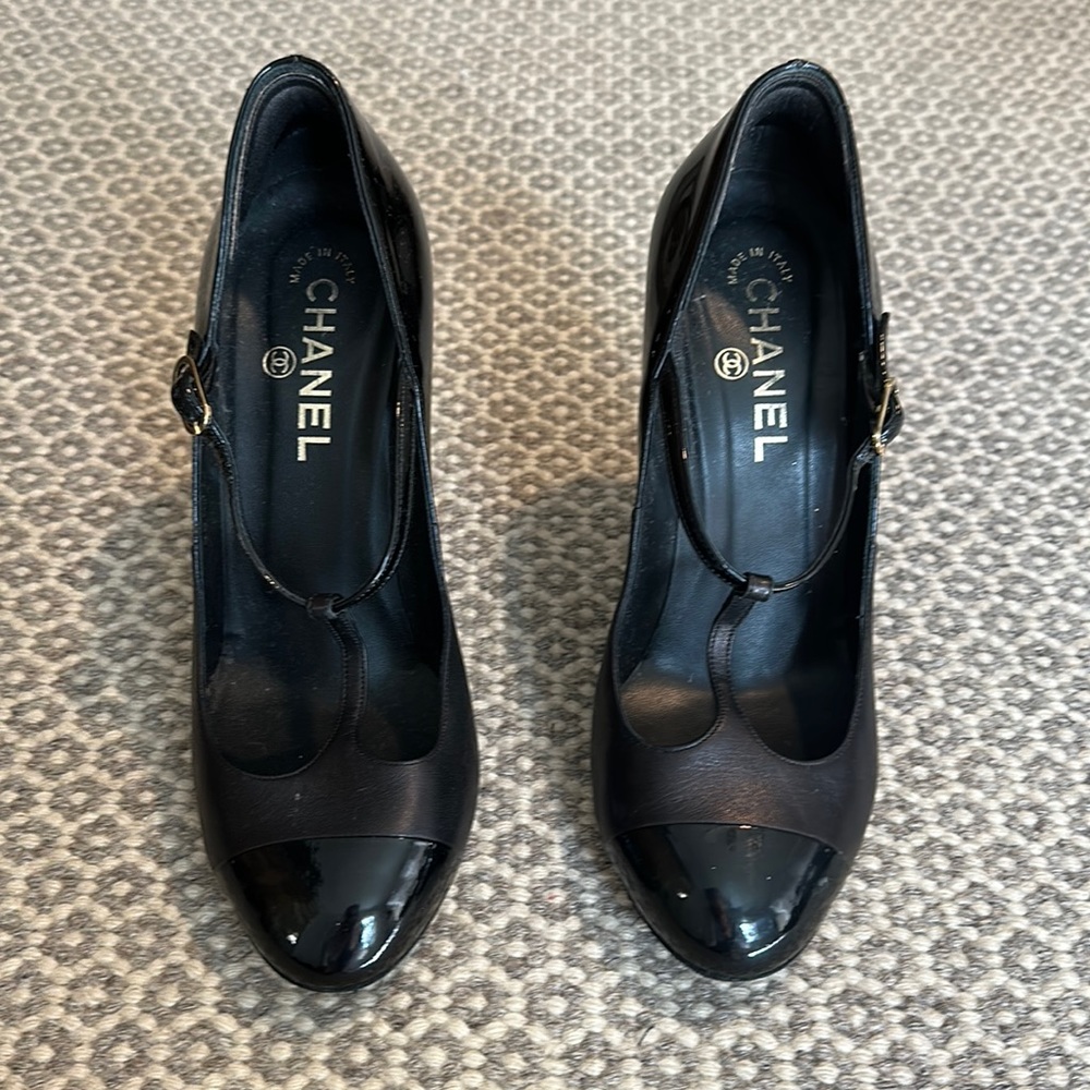 Chanel Black MaryJane pumps